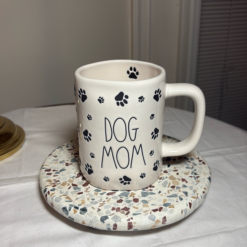 Rae Dunn Dog Mom coffee/tea mug